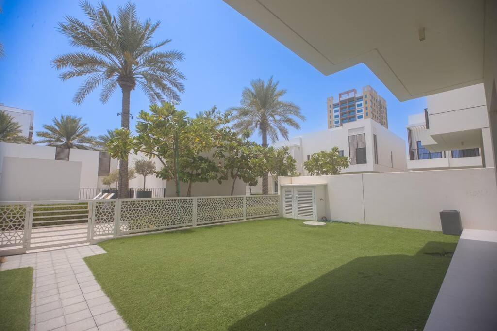 Luxury 3 Bdr Villa By The Sea 54 Fujairah Exterior photo